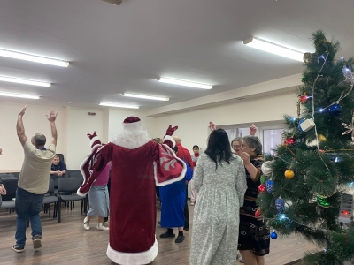 Коллектив психбольницы искренне поздравляет с Наступающим Новым годом!